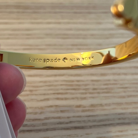 Kate Spade⎜Heritage Spade Thin Enamel Bangle⎜Black - Picture 7 of 10